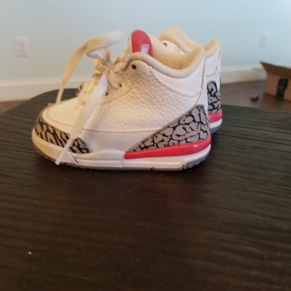 Air Jordan 3 "Katrina" - Picture 1 of 5